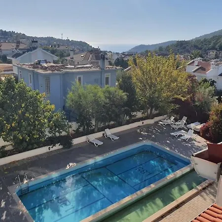Oludenizde Deniz Manzarali Apartament